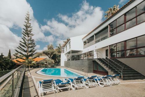 Ample Villa With Pool, Gym And Gorgeous Ocean View