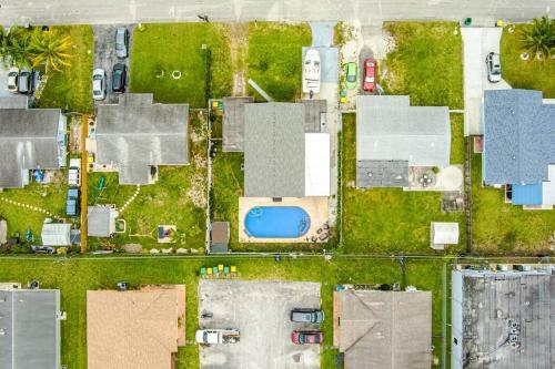 Swiming Pool 3bd 2ba 4 Miles To Fort Lauderdale Beach