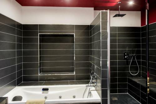 Hotel H�tel La Ferri�re