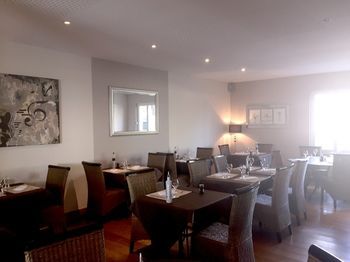 Hotel Logis Auberge C�t� Jardin