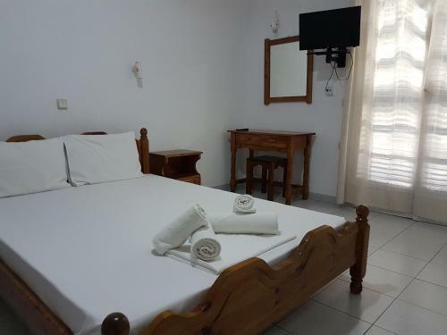 Amarandos Studios (rooms & Apartments)
