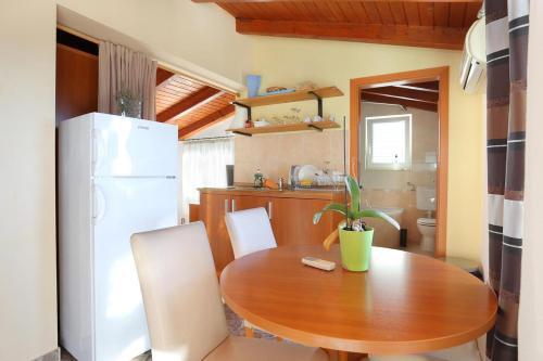 Apartments With A Parking Space Seget Vranjica, Trogir - 18138