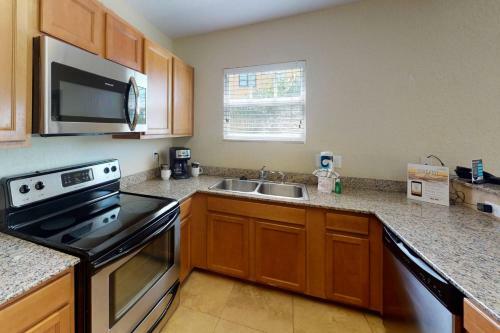 101 - Palms Of Treasure Island