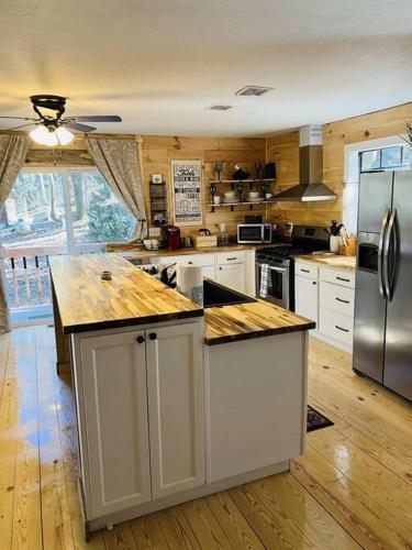 New!creek Front Cabin W/ Kingbed/firepit/fireplace