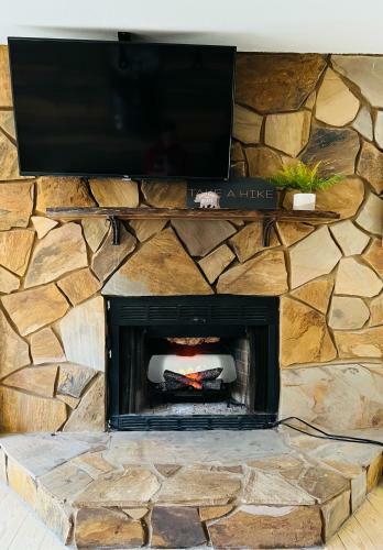 New!creek Front Cabin W/ Kingbed/firepit/fireplace