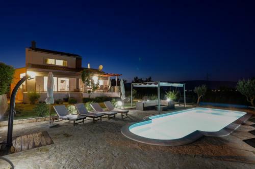 Luxury Villa Nadalina-dicmo