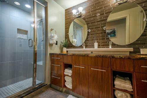 Apartamento Luxury River Retreat~modern Riverstone Condo!