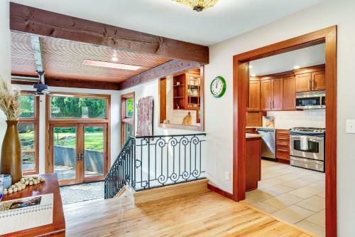 Brilliant & Spacious Home By Historic Train Depot