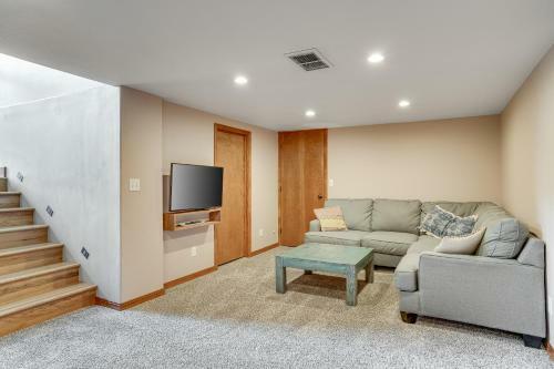 Brilliant & Spacious Home By Historic Train Depot