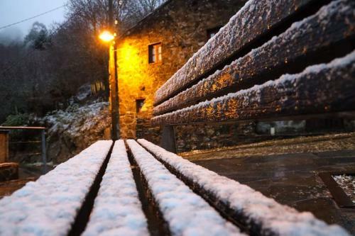 Casa Catraia Gondramaz No Pulm�o Da Serra Da Lous�