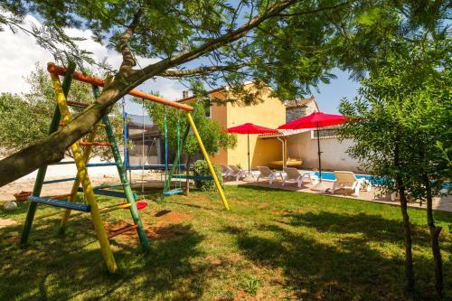 Holiday House Emily With A Pool