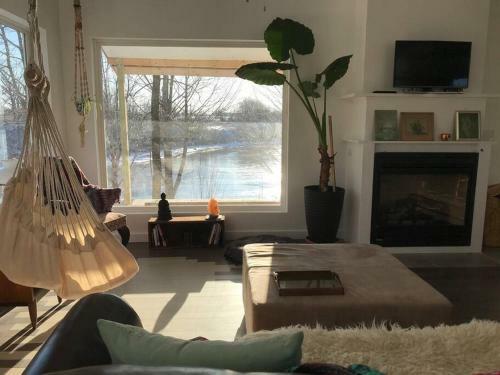 Monarch Landing-brand New Luxury House -waterfront