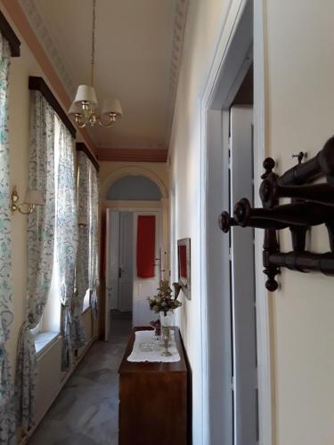 Apartamento Ermoupolis 1834 Traditional Stone Yard House