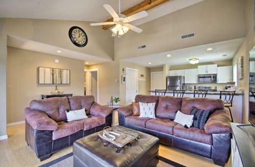 Apartamento Sunny Osage Beach Condo With Pool And Dock Access