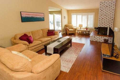 Cozy Home In Quiet Neighborhood