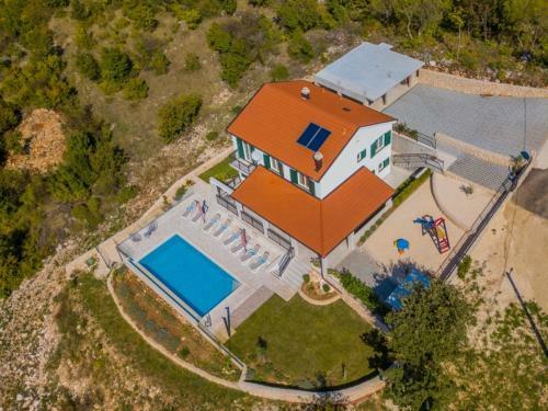 Luxury Villa Melita With Heated Pool