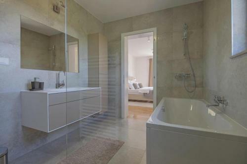 Luxury Villa Melita With Heated Pool