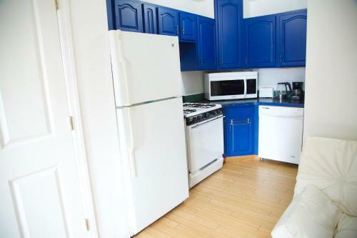 Modern Brighton Room-with Balcony-5min To Beach-separate Entrance