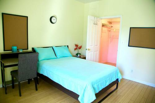 Modern Brighton Room-with Balcony-5min To Beach-separate Entrance