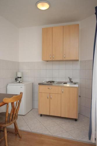 Apartments With A Parking Space Dugi Rat, Omis - 7481