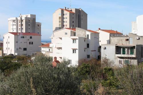 Apartments With A Parking Space Dugi Rat, Omis - 7481