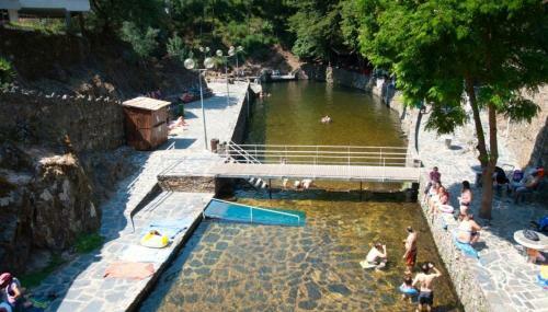 Chez Louise: Onde A Serra Beija O C�u