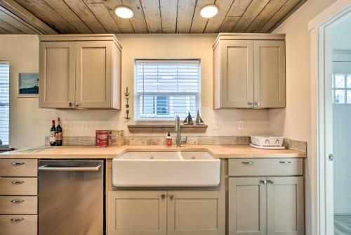 Siletz Bay Cottage Lincoln Abode About 2 Mi To Beach