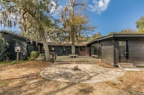 Beaufort 615 Center Dr East