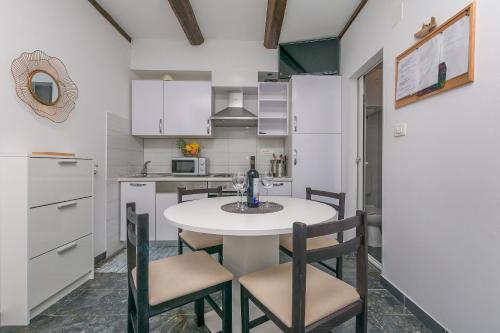 Apartments Porto Duce