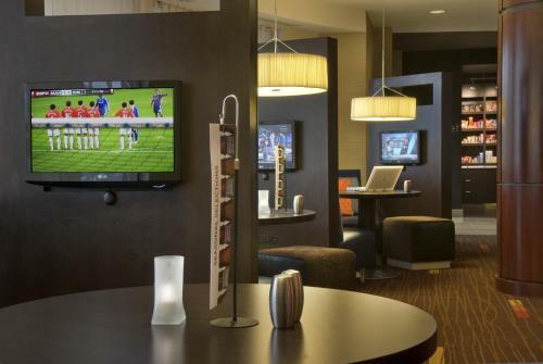 Hotel Courtyard Lebanon