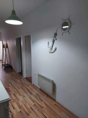 Large And Quiet Apartment With Great Balcony