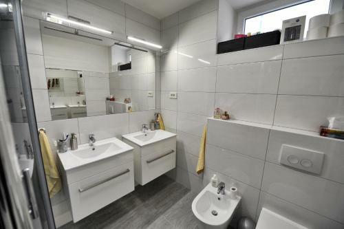 Casa Matea With Pool, Jacuzzi & Souna In A Green Oasis, Kvarner