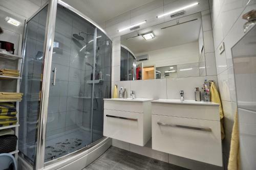 Casa Matea With Pool, Jacuzzi & Souna In A Green Oasis, Kvarner