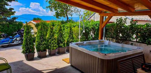 Casa Matea With Pool, Jacuzzi & Souna In A Green Oasis, Kvarner