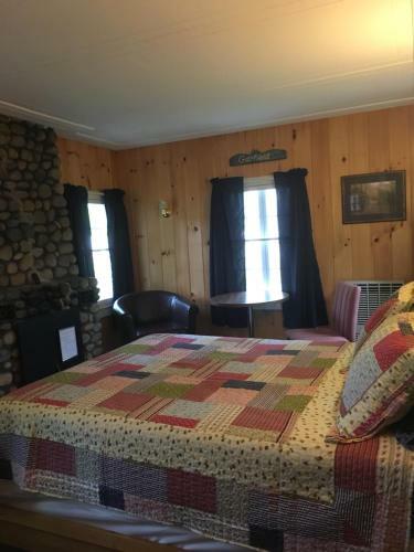 Gilcrest Cottages And Motel