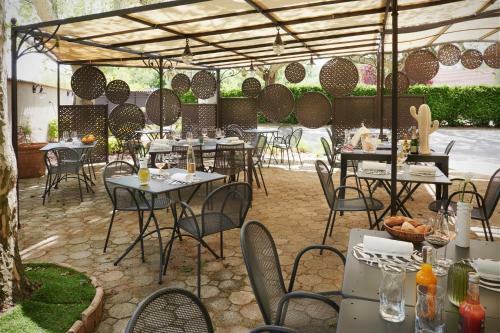 Hotel Auberge Du Pont Du Chalon