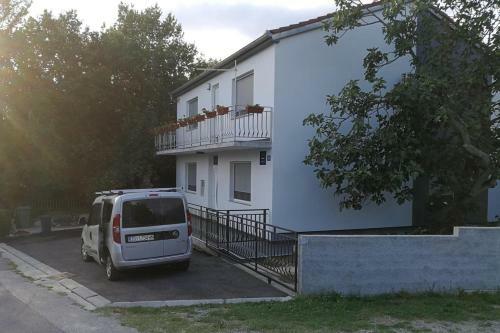 Apartments With A Parking Space Kamenjak, Crikvenica - 18348