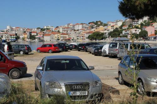 Apartments By The Sea Igrane, Makarska - 18405