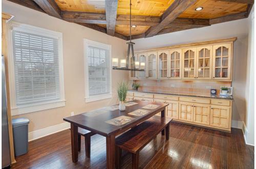 Beautiful Craftmans 4br2,5ba Home Near Downtown