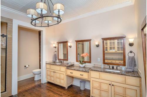Beautiful Craftmans 4br2,5ba Home Near Downtown