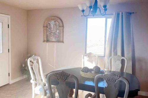 Modern 7 Bedroom 4 Bathroom Home Tooele 16 Guests
