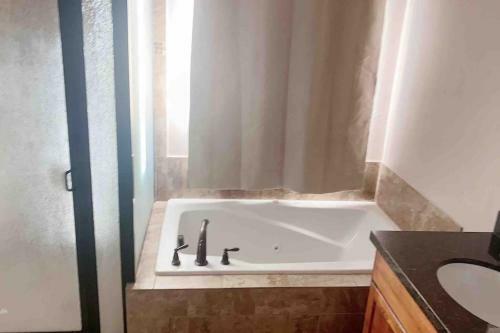 Modern 7 Bedroom 4 Bathroom Home Tooele 16 Guests