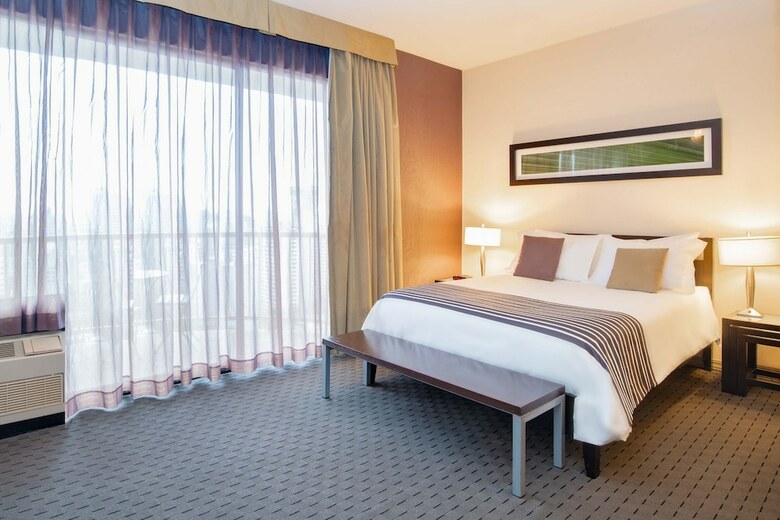 Hotel Sandman Suites On Davie