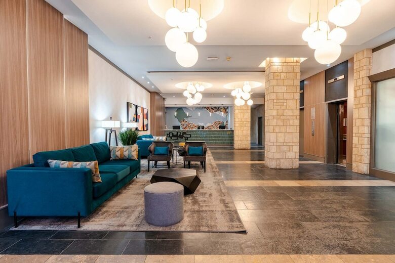 Hotel Sandman Suites On Davie