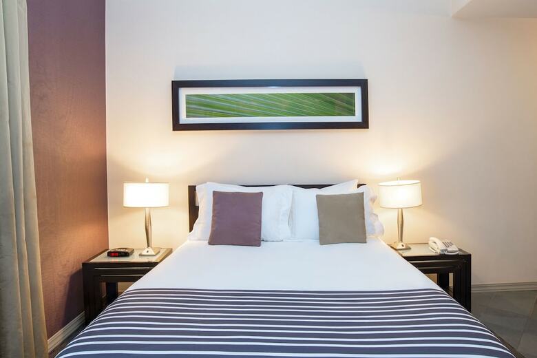 Hotel Sandman Suites On Davie