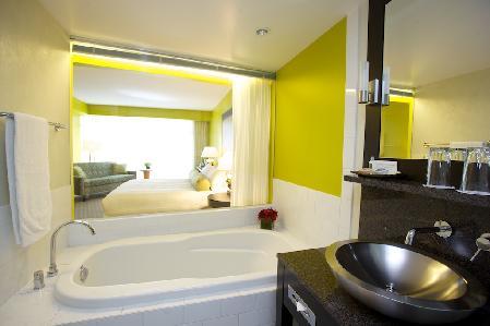 Opus Hotel - Executive Suite