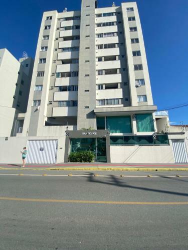 Apartamento Charmoso Com Estacionamento Privativo