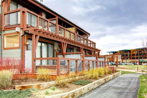 Newpark Townhomes 28