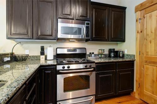 Bear Hollow Village Unit 1202