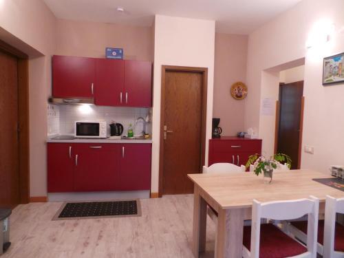Apartamento Holiday Home In Icici 15638